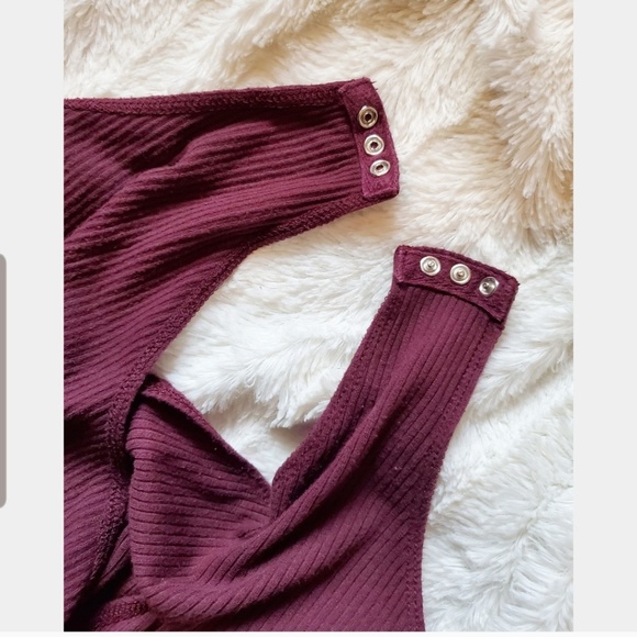 ๐ทMaroon Aeropostale Short Sleeve Body Suit๐ท - Picture 5 of 6